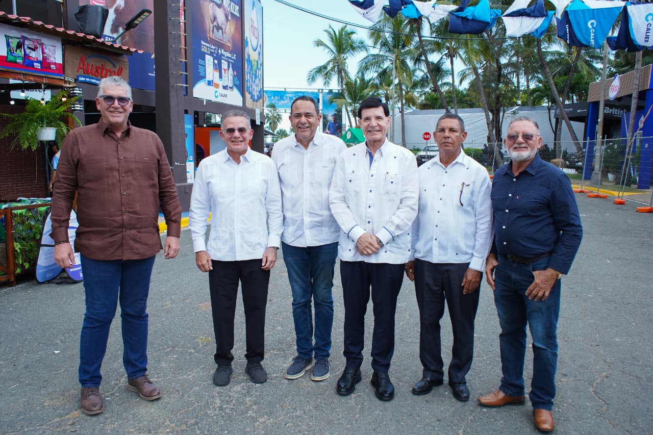 CONALECHE realiza concursos y presenta avances del sector lechero en Feria Agropecuaria Nacional