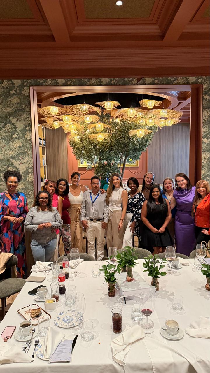 (VIDEO) Transforman plaza Acrópolis Business Mall en un espacio donde se "trabaja, disfruta y vive"