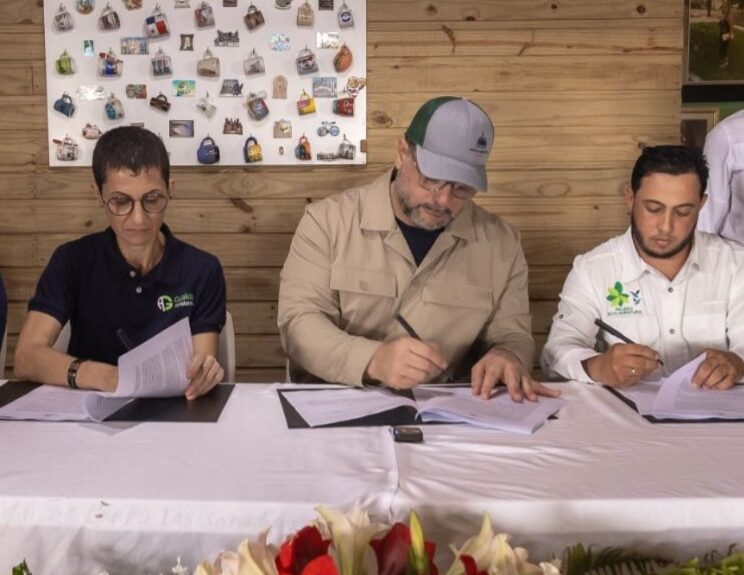 Firman acuerdos de co-manejo en El Palero para fortalecer conservación y ecoturismo