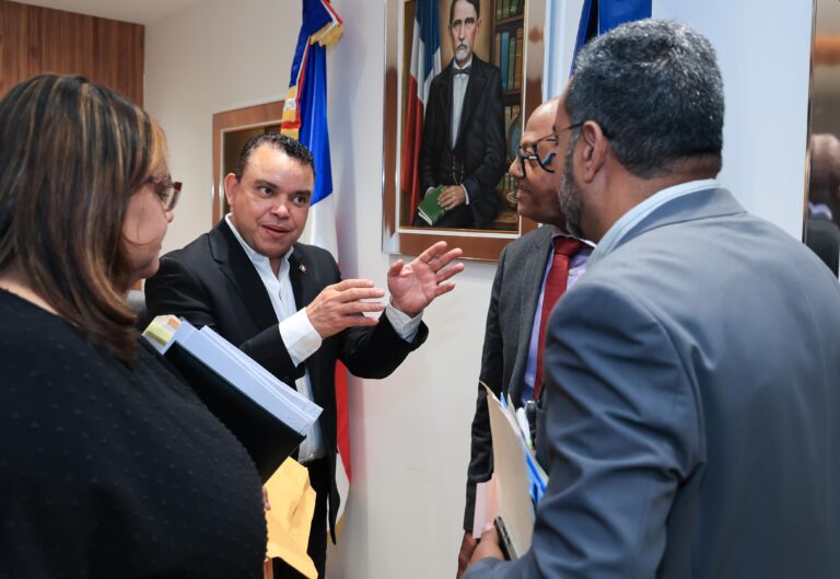 CMD y SNS solo 4 meses logran cifra récord  en nombramientos médicos