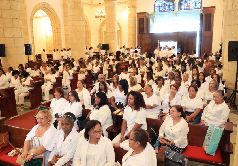 SNS felicita a las enfermeras en su día y agradece al personal que compone la Red Pública de Servicios de Salud