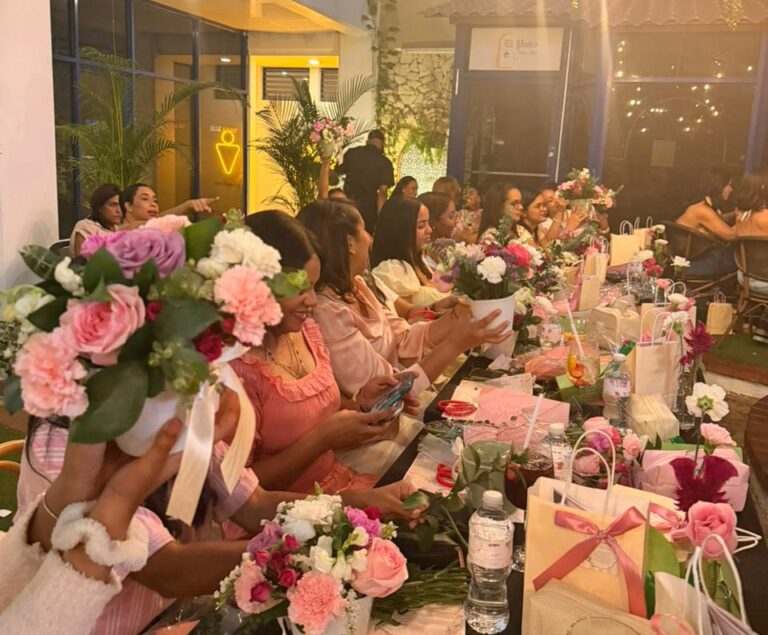 (VIDEO) Entre piel y flores: una experiencia para celebrar y cuidar a mamá