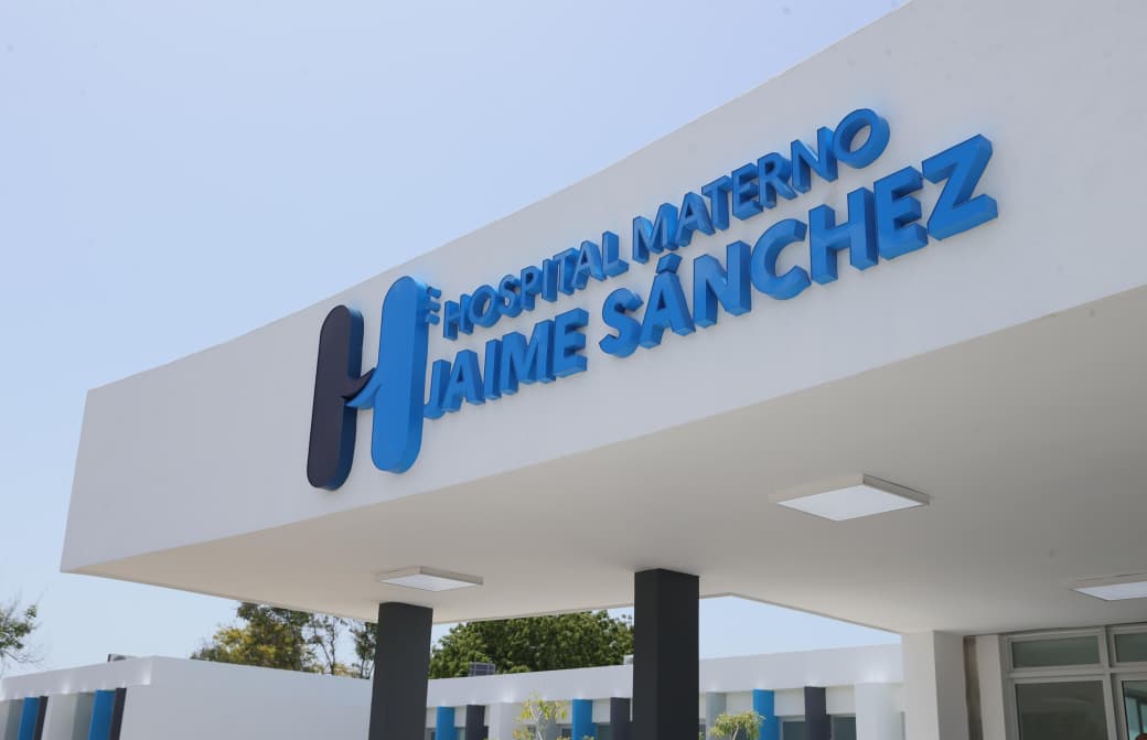 Presidente Abinader entrega remozamiento y ampliación del Hospital Materno Infantil Dr. Jaime Sánchez en Barahona, que beneficiará a miles de familias de toda la Región Enriquillo