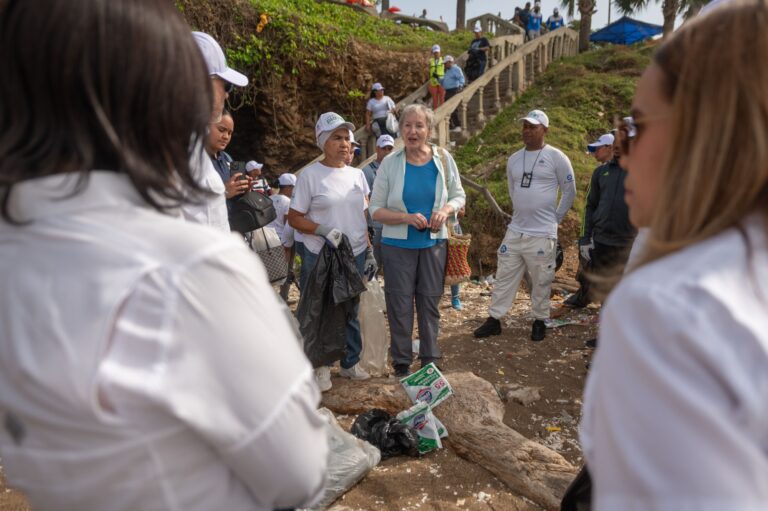 Medio Ambiente resalta avances en protección de océanos y ecosistemas marinos