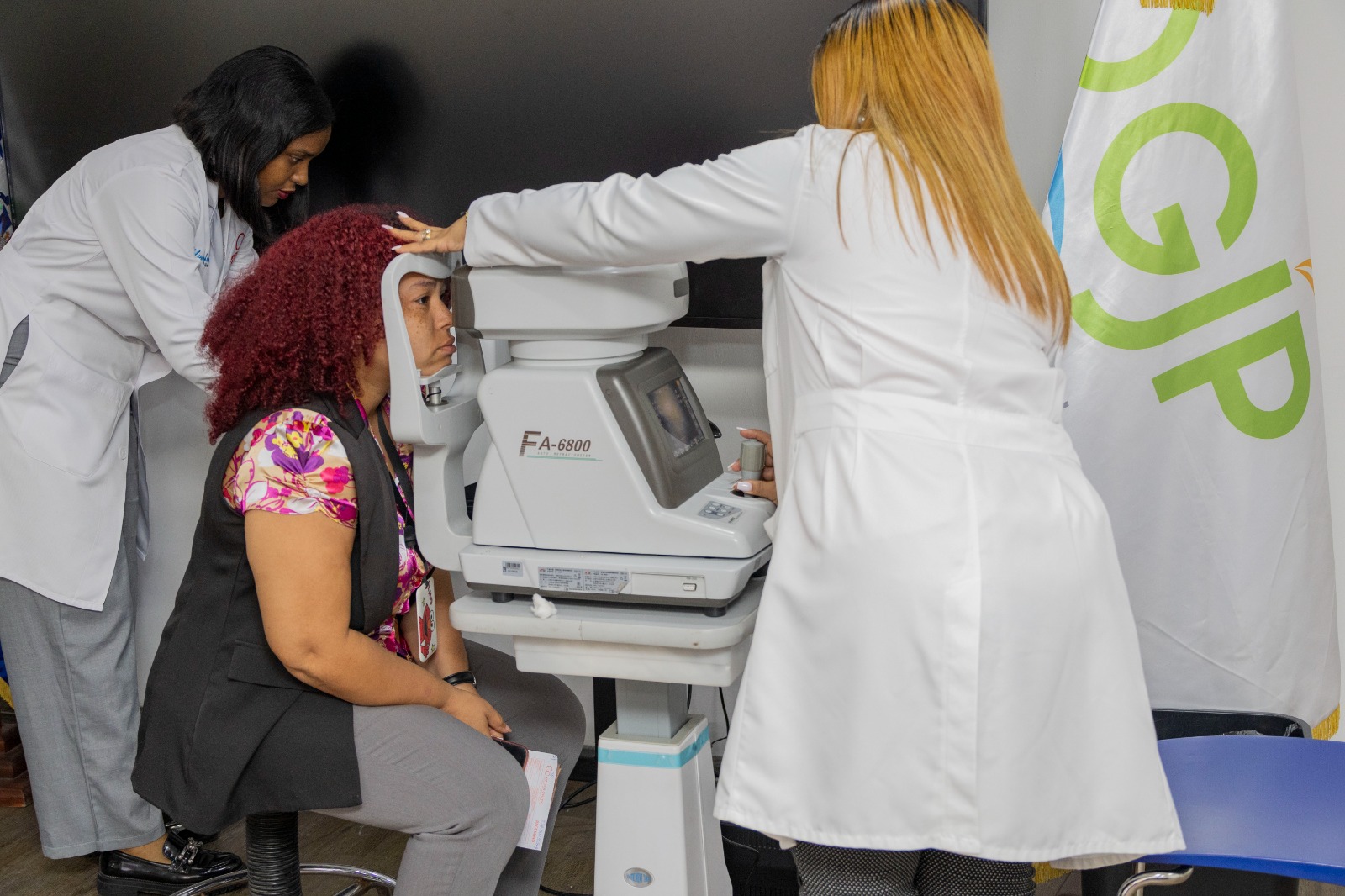 DGJP desarrolla exitoso operativo oftalmológico en favor de sus colaboradores