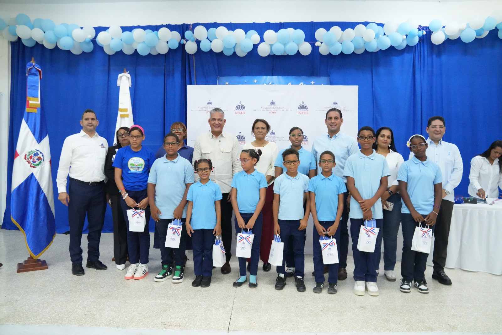 INABIE mejora salud visual de 81 estudiantes de Samaná con entrega lentes correctivos
