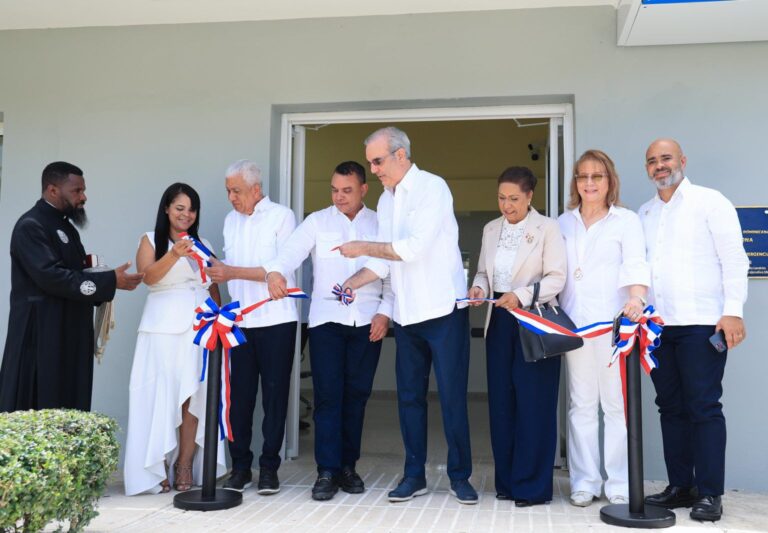 Presidente Abinader entrega remozado y ampliado el Hospital Municipal de Cevicos