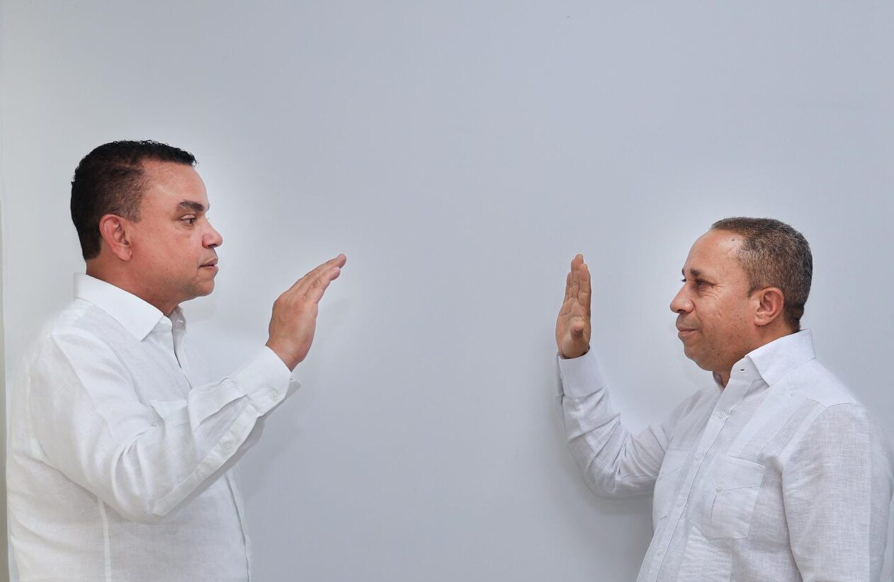 Juramentan al doctor Alfonzo Herasme como director del Servicio Regional de Salud Enriquillo