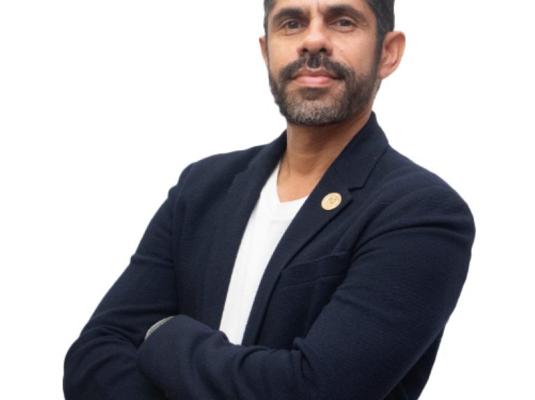 Doctor Luis Restituyo advierte impacto nuevo Código Penal en ejercicio de los cirujanos