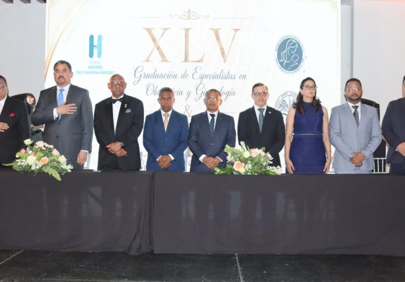 HMDER gradúa 15 nuevos especialistas en Obstetricia, Ginecología y Neonatología