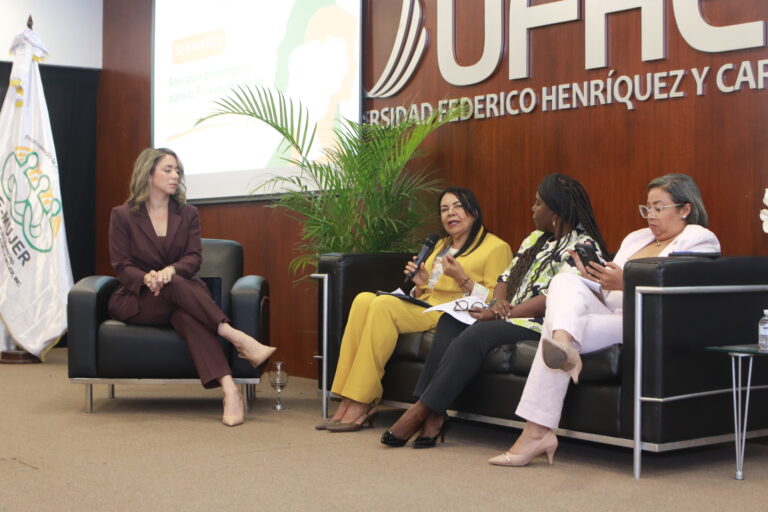 CE-MUJER y Ministerio de la Mujer realizan seminario sobre abordaje estratégico para la prevención de la violencia de género