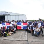 Ministro de Salud retorna al país junto a equipo médico que culminó misión en Venezuela