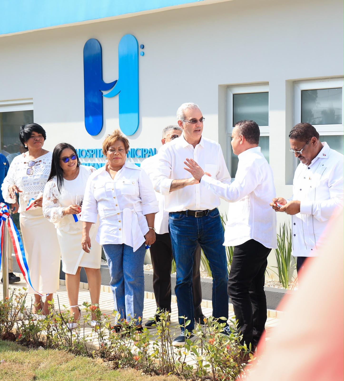 Presidente Abinader entrega Hospital Municipal Hacienda Estrella y salda deuda histórica de más de 20 años con la comunidad