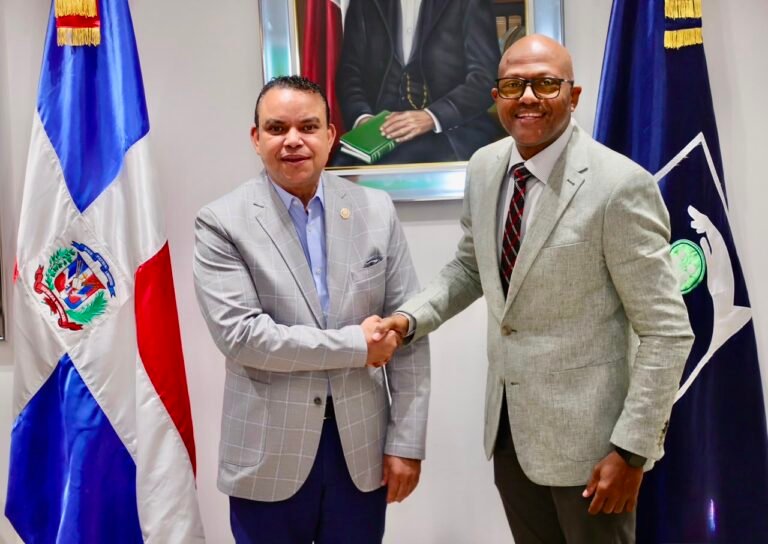 Titular del SNS es reconocido por el CMD como Hijo Meritorio de Sánchez Ramírez