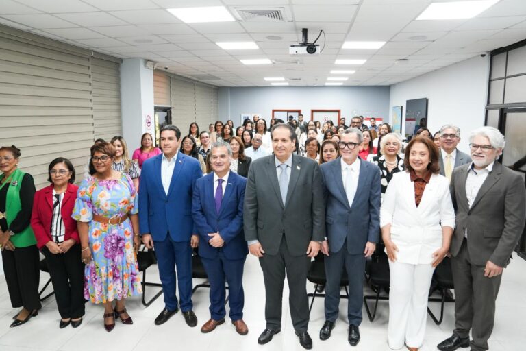 Salud Pública fortalece entornos laborales que garanticen el derecho a la lactancia materna