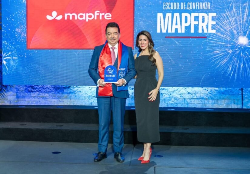 Mapfre es distinguida con el “Escudo de Confianza” por su trayectoria en el sector de servicios