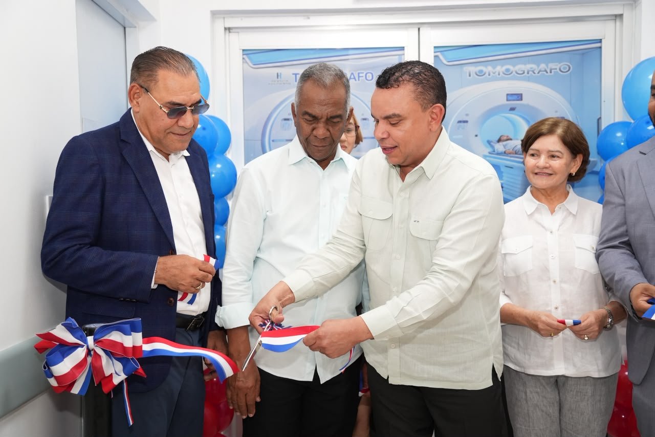 SNS entrega tomógrafo de última generación al Hospital Provincial Nuestra Señora de Regla en Baní