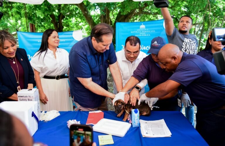 Ministerio de Salud realizará jornada de vacunación para perros y gatos este viernes 21 en Ciudad Juan Bosch