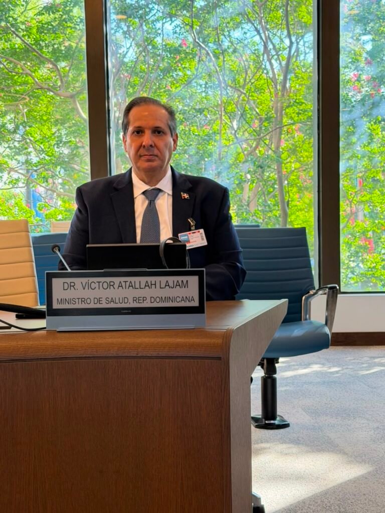 Victor Atallah presenta en Washington avances que posicionan a RD como referente regional en salud
