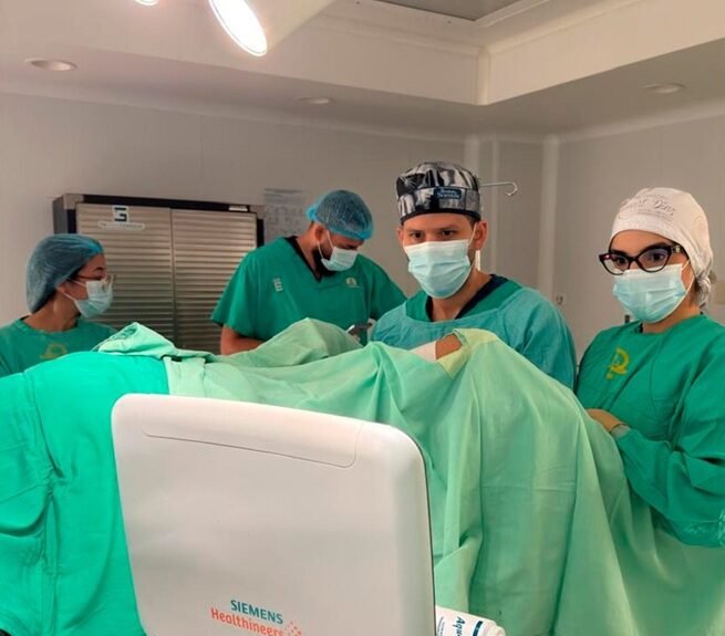 Santiago incorpora técnica mínimamente invasiva para tratar miomas uterinos con radiofrecuencia