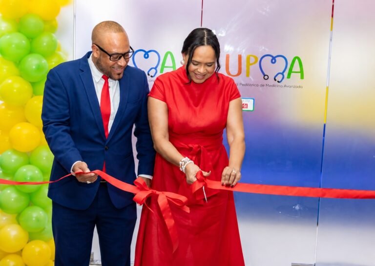 Inauguran unidad especializada para acompañar la transición de pacientes pediátricos a la adultez
