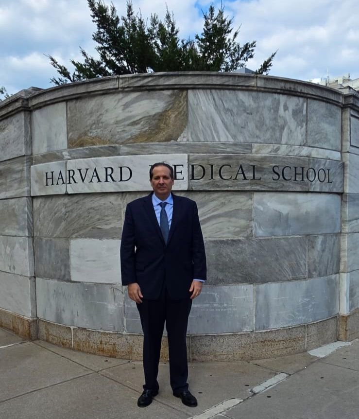Víctor Atallah impulsa alianzas académicas en Harvard y presenta avances de salud en Washington
