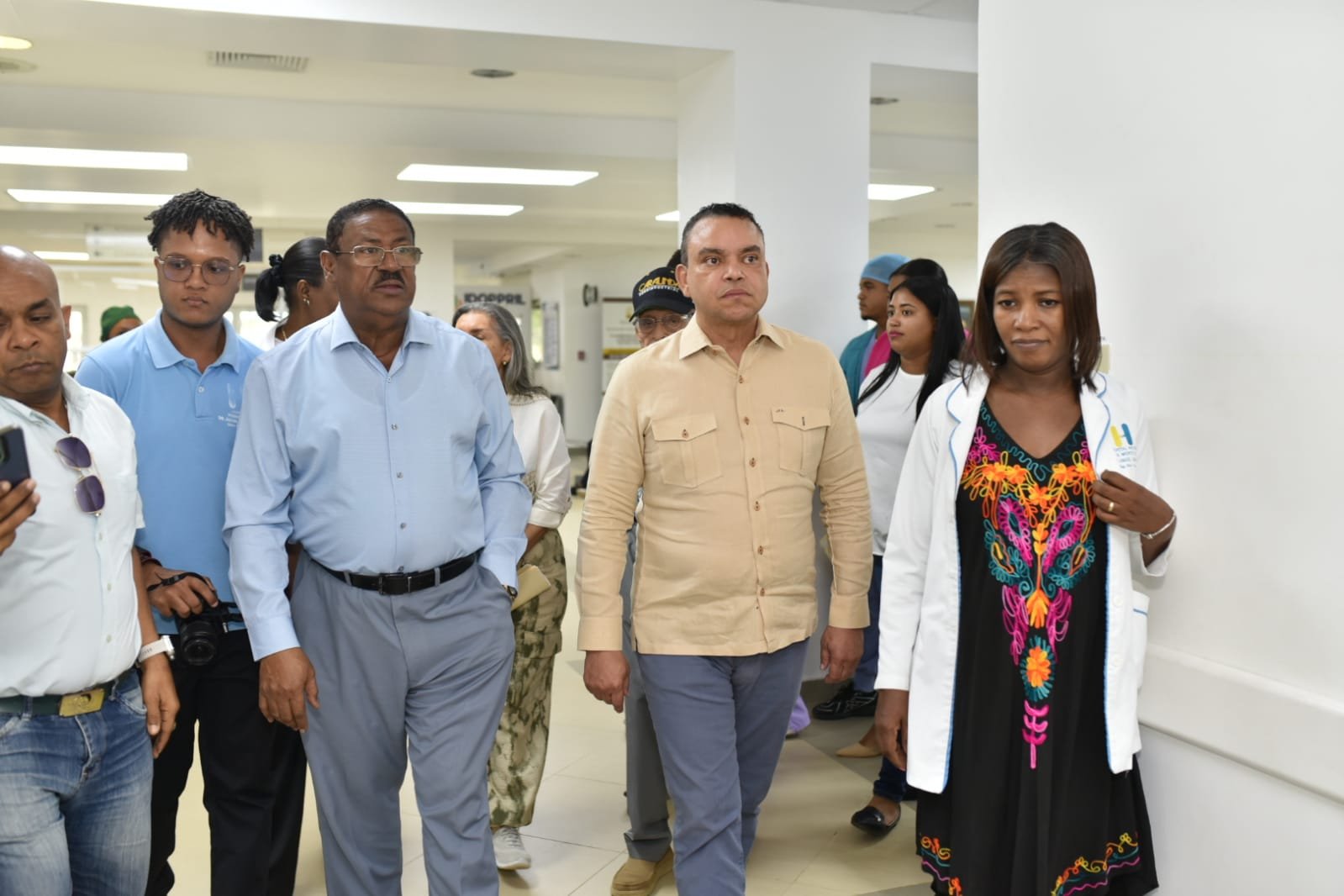 Director del SNS realiza recorrido de supervisión por varios hospitales y centros de la Red Pública