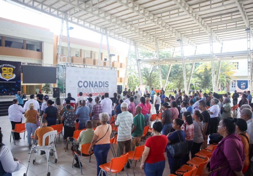 CONADIS lleva servicios de inclusión social a personas con discapacidad en provincia Valverde