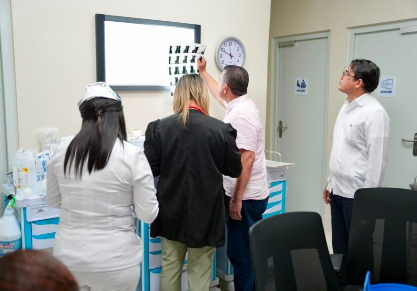 Noventa y nueve hospitales de la Red Pública operan con cero deudas