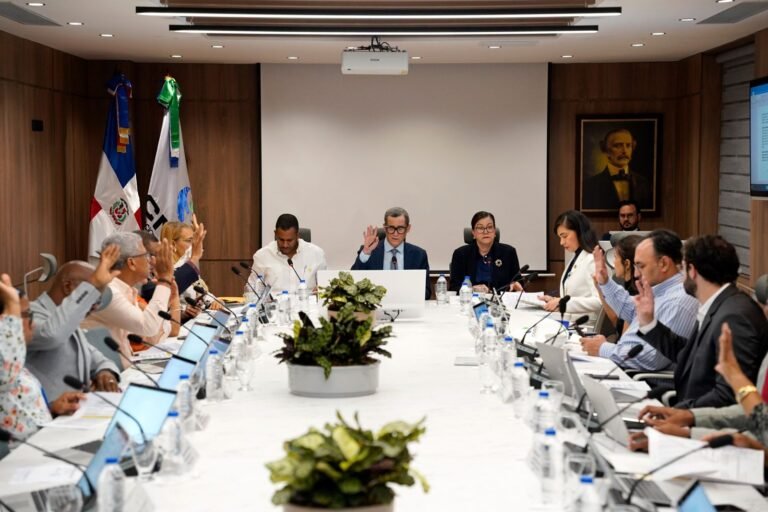 CNSS acoge solicitud de MOPESEP y DIDA para garantizar derecho a pensión de servidores públicos
