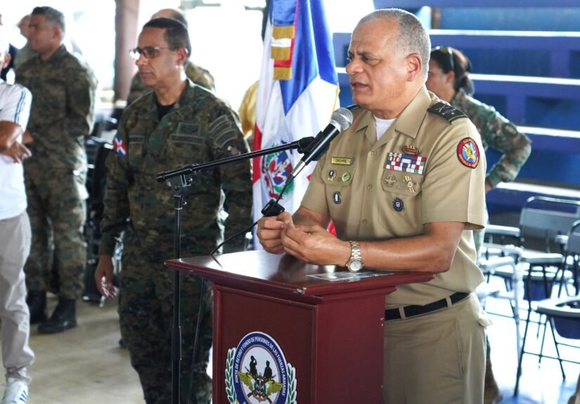 MIDE fortalece asistencia a militares retirados y anuncia almuerzo navideño con el presidente Abinader