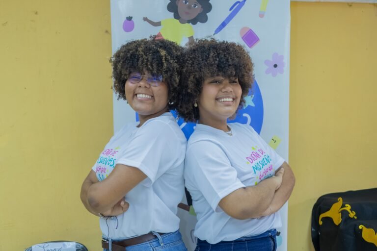 Las niñas dominicanas estudian más, pero persisten desafíos