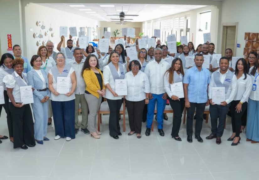 INFOTEP certifica a 43 participantes en Cultura y Servicios Turísticos en Barahona