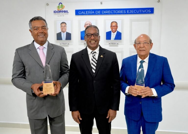 IDOPPRIL devela Mural de Directores como homenaje a la memoria y trayectoria institucional