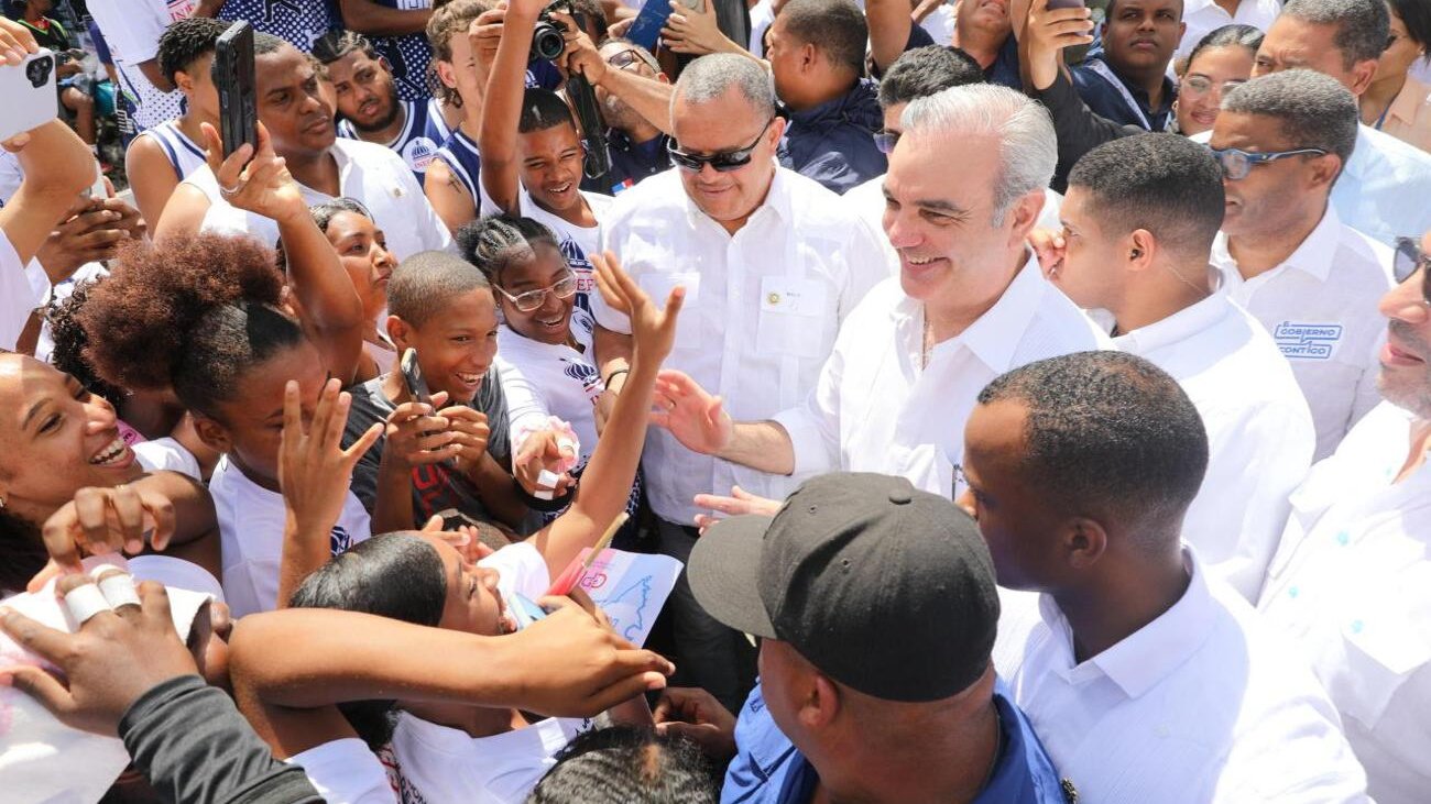 Presidente Abinader retoma agenda nacional tras intensa jornada en Rom