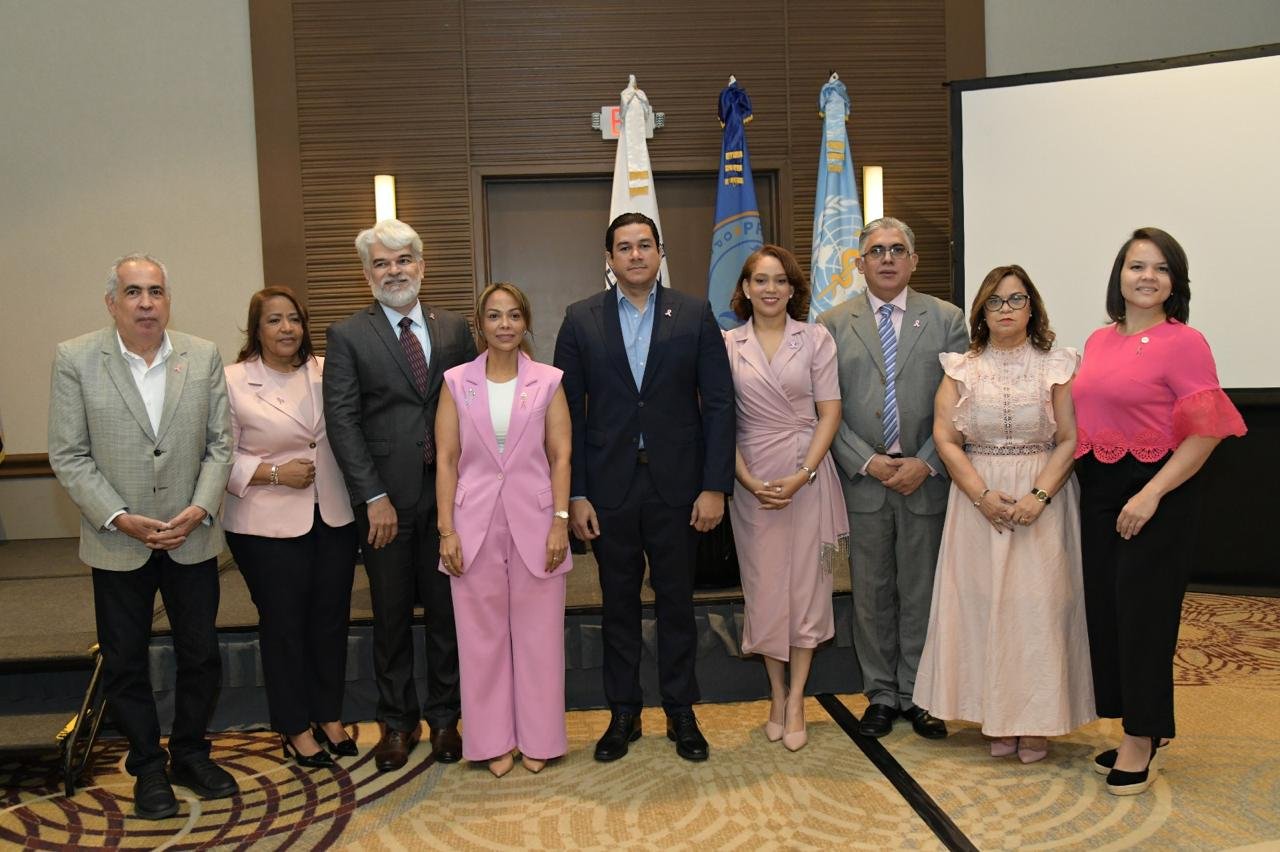 Salud Pública destaca avances en detección y tratamiento del cáncer de mama y protección financiera de los pacientes