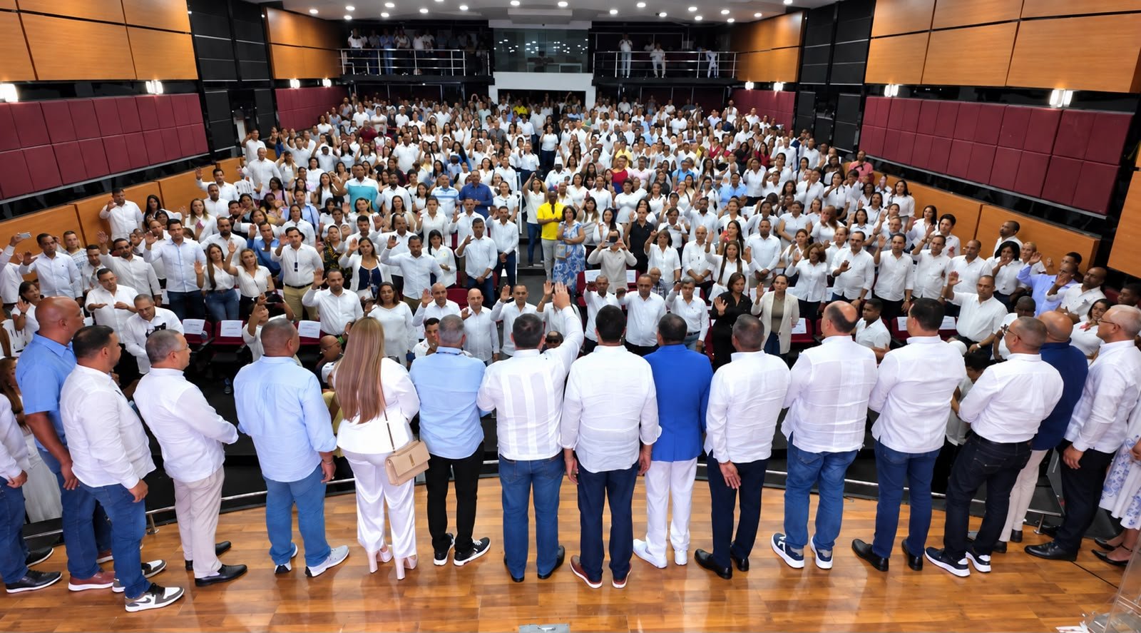 Juramentan al Frente de Salud de La Vega en apoyo al proyecto presidencial de David Collado