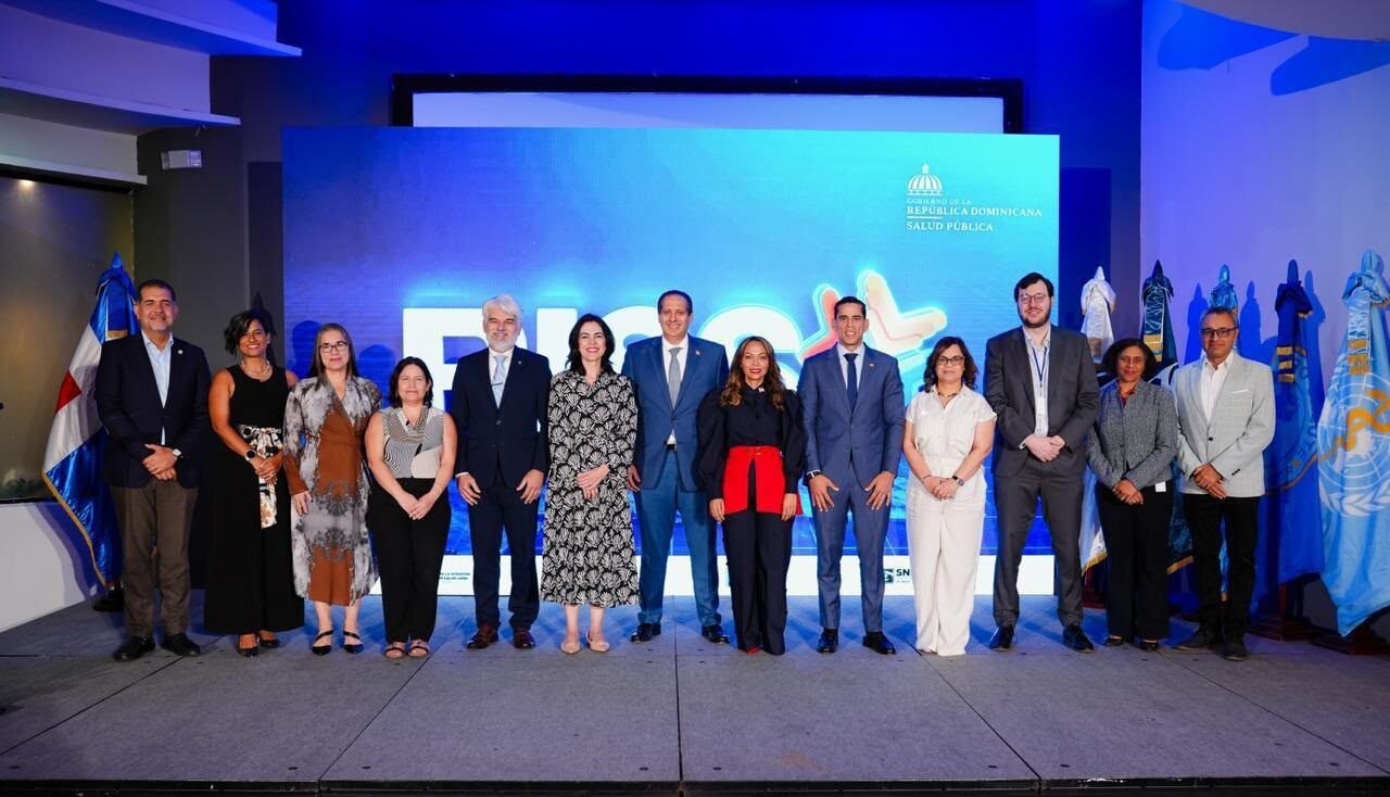 Ministerio de Salud presenta plan para mejorar la atención médica en tres provincias y evalúa servicios de salud en siete regiones