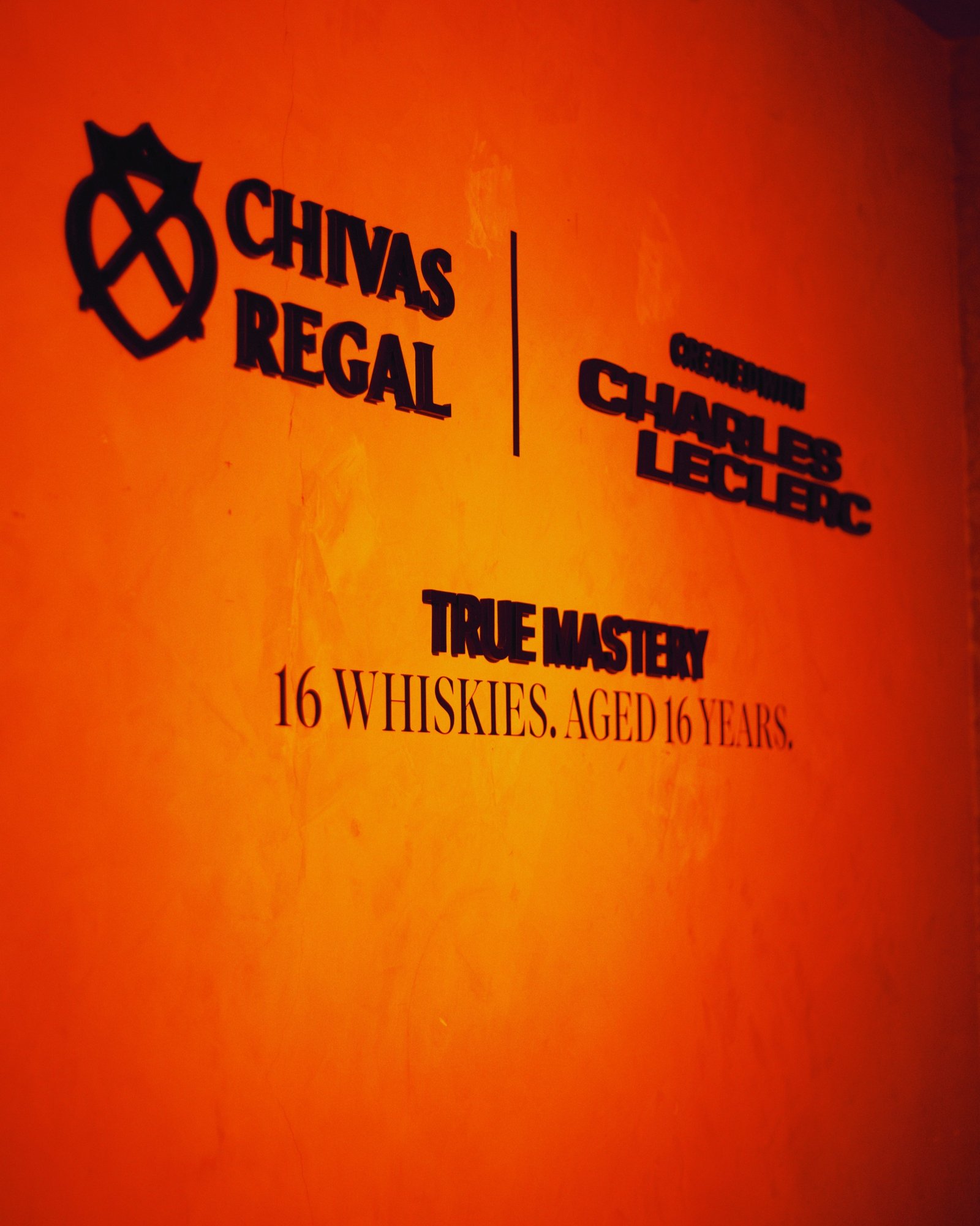 Chivas Regal lanza en República Dominicana una edición limitada junto a Charles Leclerc