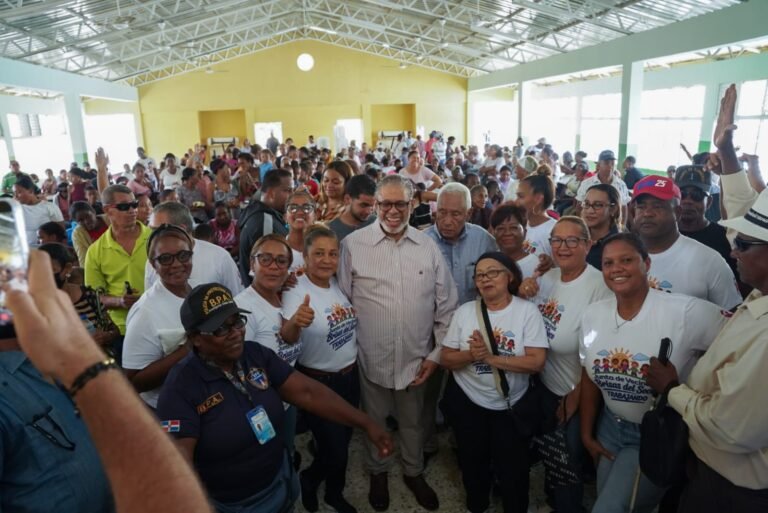 "La Ruta Comunitaria" de Desarrollo de la Comunidad lleva servicios a El Seibo