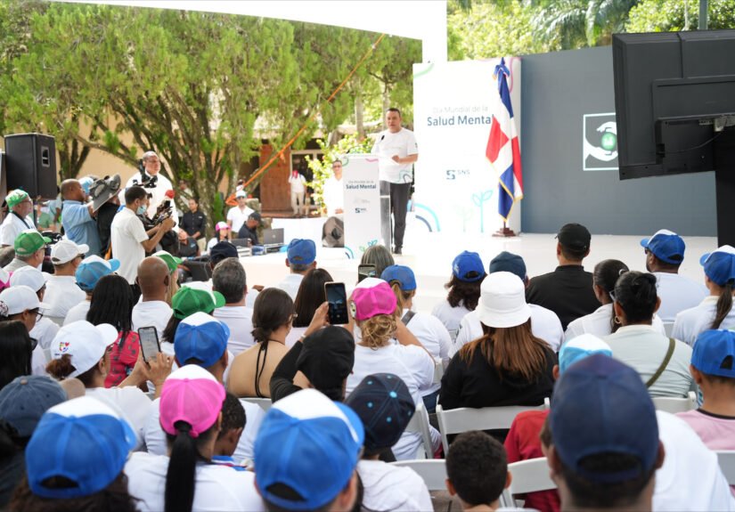 SNS realiza primera caminata por la salud mental y destaca aumento de camas para atención especializada
